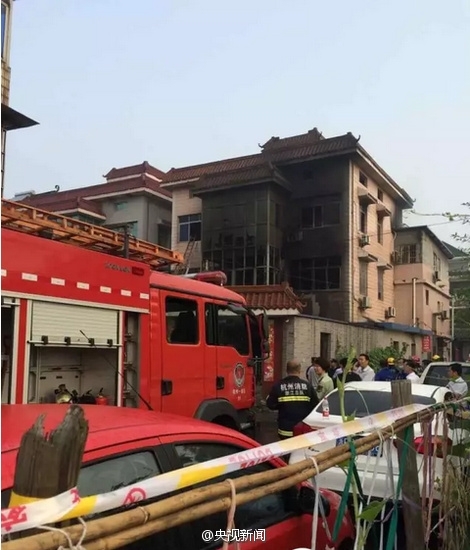 杭州一群租房深夜大火致4人死亡 多名伤者送医