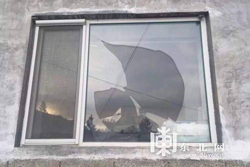 宁安县一警务室玻璃被砸 嫌犯作案后飞行潜逃